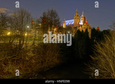 Kelvingrove Museum e gallerie d' arte di Glasgow University in distanza Foto Stock