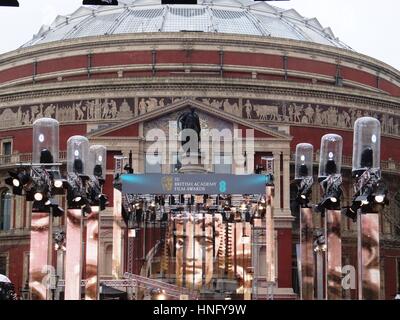 Londra, Regno Unito. 12 Feb, 2017. 2017 BAFTA alla Royal Albert Hall di Londra, UK Credit: Nastia M/Alamy Live News Foto Stock