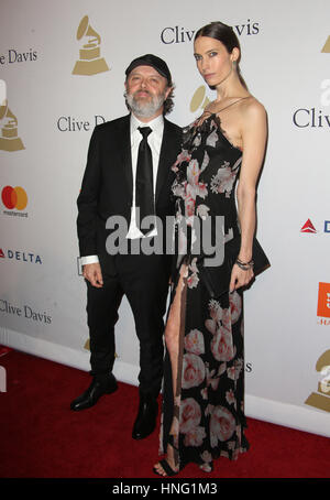 Beverly Hills, CA. Xi Febbraio, 2017. Lars Ulrich, Jessica Miller, Al Pre-GRAMMY Gala e salutare per l'industria le icone in onore di Debra Lee, presso il Beverly Hilton Hotel In California il 11 febbraio 2017. Foto Stock