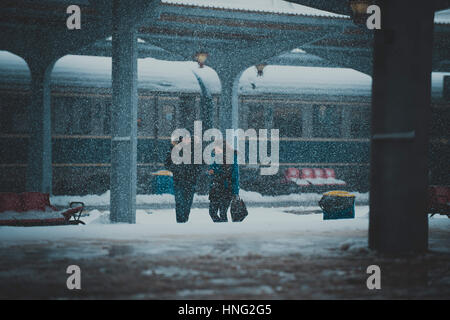 Bucharest, Bucarest, Cina. 12 Feb, 2017. Una neve pesante hits a Bucarest in Romania nel mese di gennaio, 2017. Credito: SIPA Asia/ZUMA filo/Alamy Live News Foto Stock