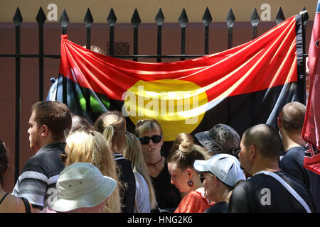 Sydney, Australia. Xiii Febbraio, 2017. Nel nono anniversario dell ex Primo Ministro australiano Kevin Rudd's "scuse" l'organizzazione 'nonne contro rimozioni" organizzato una marcia di protesta da Hyde Park la fontana del NSW il Parlamento. Credito: Credito: Richard Milnes/Alamy Live News Foto Stock