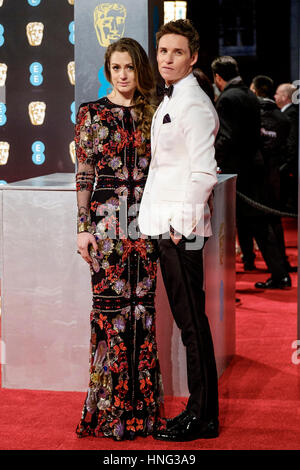 Londra, Regno Unito. Il 12 febbraio 2017. Hannah Bagshawe e Eddie Redmayne arriva al EE British Academy Film Awards su 12/02/2017 presso il Royal Albert Hall, . Persone nella foto: Hannah Bagshawe, Eddie Redmayne. Foto Stock