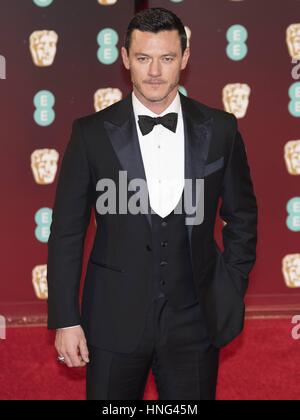 London, Regno Unito di Gran Bretagna e Irlanda del Nord. 12 Feb, 2017. Luke Evans assiste EE British Academy Film Awards 2017 presso la Royal Albert Hall. London, England, Regno Unito (12/02/2017) | utilizzo del credito in tutto il mondo: dpa/Alamy Live News Foto Stock