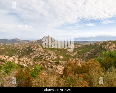 La Corsica, Francia: viste del terreno montuoso e isola costiera. Deserto degli Agriates. Foto Stock