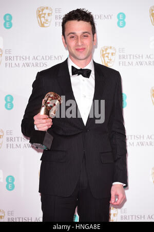 Musica originale vincitore premio Justin Hurwitz in sala stampa durante l'EE British Academy Film Awards tenutosi presso la Royal Albert Hall, Kensington Gore, Kensington, Londra. Stampa foto di associazione. Picture Data: domenica 12 febbraio 2017. Vedere PA Storia SHOWBIZ Baftas. Foto di credito dovrebbe leggere: Ian West/PA FILO Foto Stock