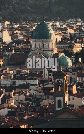 Grande Sinagoga di Firenze o Tempio Maggiore tra gli edifici. L'Italia. Foto Stock