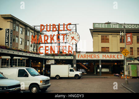 SEATTLE, WA - 14 ago: Public Market Center in downtown il 14 agosto 2015 a Seattle. Seattle è la più grande città sia dello Stato di Washington e Foto Stock