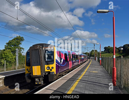 La British Rail 350/4 classe Desiro Transpennine Express No.350 408 alla stazione di Oxenholme, Cumbria, England, Regno Unito, Europa. Foto Stock