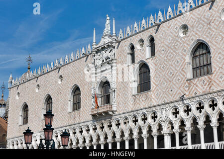 Beautifful facciata gotica del Palazzo Ducale closeup a Venezia, Italia. Foto Stock