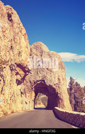 Tonalità di colore scenic rock tunnel nel Dakota del Sud, Stati Uniti d'America. Foto Stock