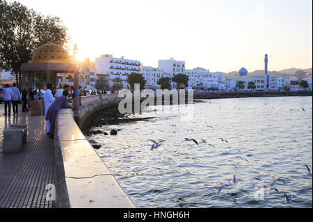 La bellissima corniche, in Muttrah, Moscato, nel Sultanato di Oman Foto Stock