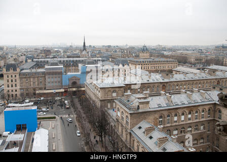 Vista di Parigi dalla Senna e dalla Torre Eiffel da Notre Dame, Francia Foto Stock
