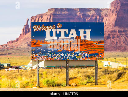 Utah,07/09/16:benvenuti in Utah segno con sfondo di montagna del giorno. Per editoriale Foto Stock