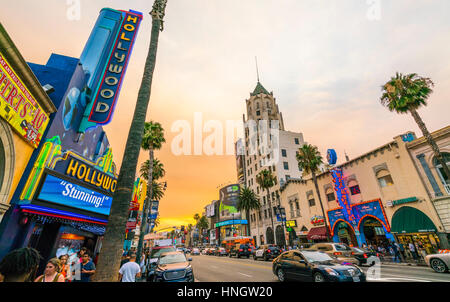 Los Angeles, California, USA. 2016/07/23:Hollywood Boulevard,Blvd, strada al tramonto, Los Angeles, California, USA. Foto Stock