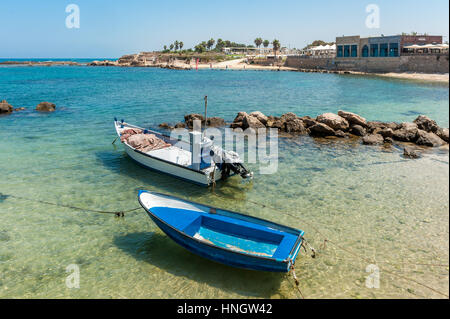 Israele, CESAREA, mare - Imbarcazioni Foto Stock