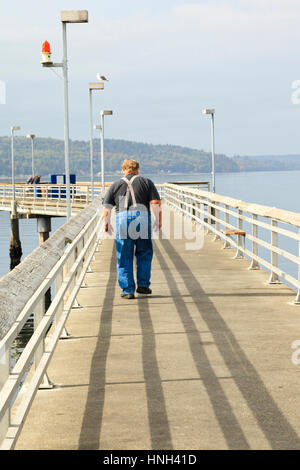 Pier in Des Moines Marina, nello Stato di Washington Foto Stock