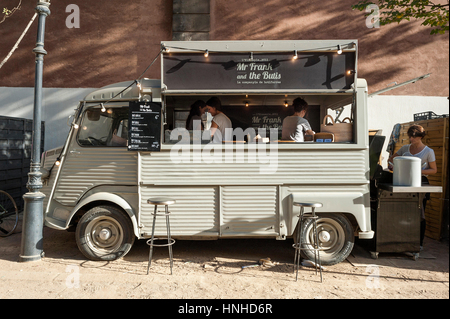 Carrello alimentare il Sig. Frank e la Butis de Barcelona, la Catalogna. Foto Stock