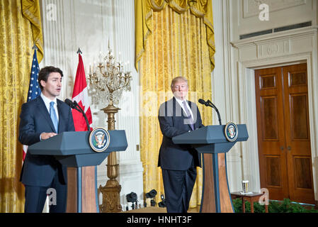 Washington DC, Stati Uniti d'America. Xiii Febbraio, 2017. Justin Trudeau, Primo Ministro del governo canadese e presidente Donald Trump tiene una conferenza stampa congiunta alla Casa Bianca a Washington DC. Credito: Patsy Lynch/Alamy Live News Foto Stock