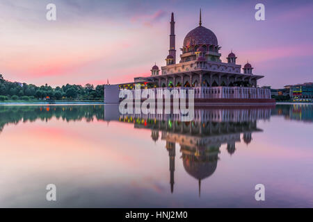 La moschea di Putra, Putrajaya, Malaysia Foto Stock