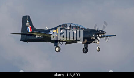 Pantaloncini RAF Tucano ZF139 sull approccio alla RNAS Culdrose Foto Stock