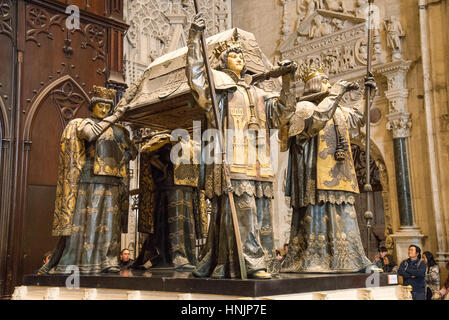 Tombe di Cristoforo Colombo in cattedrale giralda sevilla Spagna Foto Stock