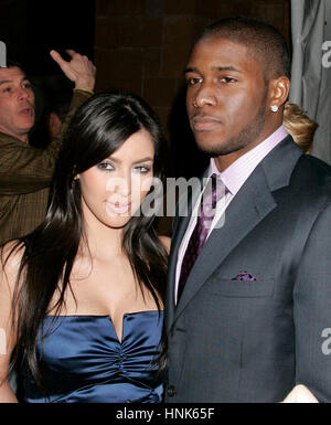 Kim Kardashian e Reggie Bush arriva al Maxim Super Bowl party presso la pietra rosa al Fairmont Scottsdale Princess in Scottsdale, AZ su Venerdì, 1 febbraio 2008. Foto di Francesco Specker Foto Stock