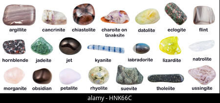 Collezione geologica anticate pietre minerali con descrizioni - hornblende, lignite cancrinite, ussingite, ossidiana, selce, labradorite, natrolite Foto Stock