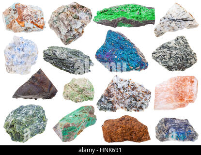 Raccolta di varie materie pietre minerali - uvarovite, vishnevite, actinolite, pintadoite, selenite, tagamite, limonite, scorodite, serpentina, lujauri Foto Stock