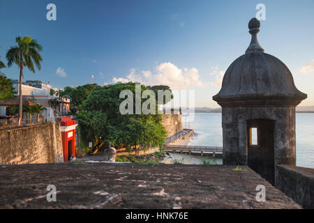 Garitta CITY GATE PASEO LA PRINCESA PROMENADE Città Vecchia di San Juan di Porto Rico Foto Stock