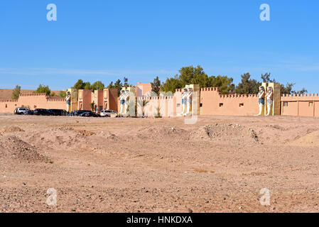 Ouarzazate, Marocco - Jan 4, 2017: ingresso ad Atlas Corporation Studios è film studio. Area di Ouarzazate è film-making posizione, dove il Marocco bigg Foto Stock