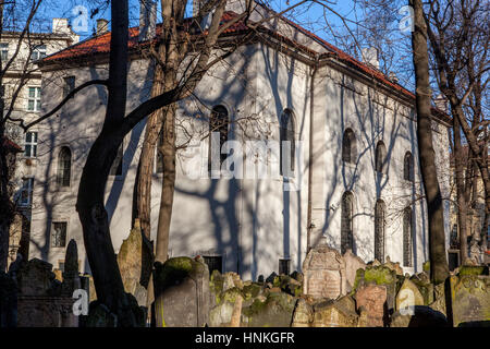 Vista del Klausen Sinagoga, il vecchio cimitero ebraico, il quartiere ebraico e il quartiere ebraico di Praga, Repubblica Ceca, Europa Foto Stock