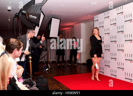 Iskra Lawrence frequentando il Elle Style Awards 2017 in associazione con H&M mantenuta a 41 Conduit Street, Londra. Stampa foto di associazione. Picture Data: lunedì 13 febbraio 2017. Vedere PA Storia SHOWBIZ Elle. Foto di credito dovrebbe leggere: Ian West/PA FILO Foto Stock