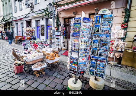 Berlin souvenir shop, Nikolaiviertel, Berlino, Germania Foto Stock