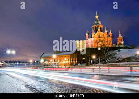 Scenic inverno vista Uspenski la cattedrale ortodossa a Helsinki in Finlandia Foto Stock