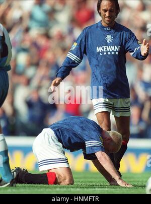 PAUL GASCOIGNE RANGERS V MORTON RANGERS V MORTON 19 Agosto 1995 Foto Stock