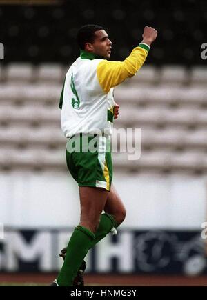 PIERRE VAV HOOLIJDONK CELTIC V ABERDEEN 05 Marzo 1995 Foto Stock