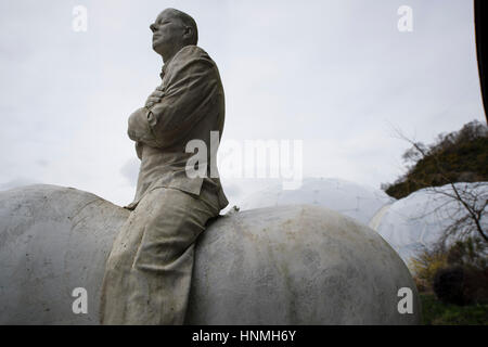 Jason deCaires Taylor " la marea crescente' presentano all'Eden Project. Foto Stock