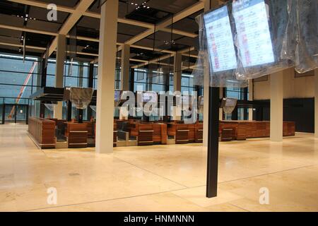 Berlino, Germania. 15 Dic, 2016. Il terminale del nuovo aeroporto di Berlino, "Berlin Brandenburg Willy Brandt' in Schoenefeld nei pressi di Berlino, Germania, 15 dicembre 2016. Credito: Martin Weiser/CTK foto/Alamy Live News Foto Stock