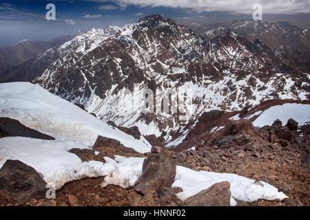 Toubkal national park, Marocco visto dalla jebel toubkal - la vetta più alta dei monti dell'atlante e il Marocco Foto Stock