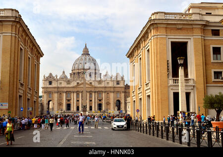 Il Vaticano è il più piccolo Stato Sovrano del mondo da entrambe le superficie e popolazione Foto Stock