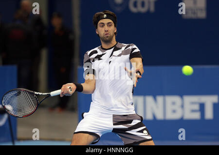 Sofia, Bulgaria - 9 Febbraio 2017: Nikoloz Basilashvili (nella foto) dalla Georgia gioca contro Dominic Thiem dall Austria durante una partita da Sofia Op Foto Stock