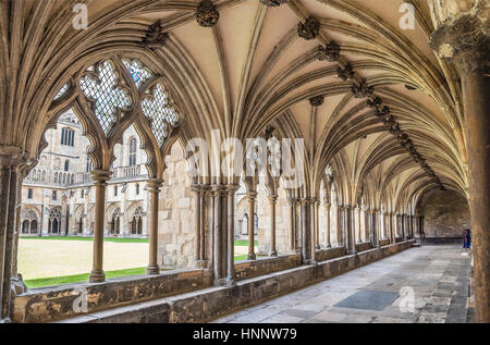 Corridoio a Norwich Cathedral, una chiesa di Inghilterra nella cattedrale di Norwich, Norfolk, Inghilterra, dedicata al santo e indivisa Trinità. Foto Stock