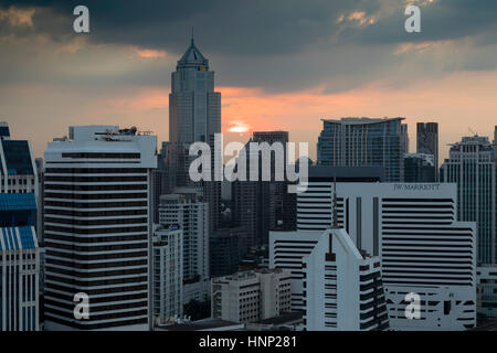 Bangkok skyline al tramonto, Thailandia Foto Stock