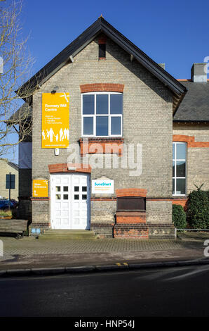 Il Romsey Mill Center Di Mill Road, Cambridge. Romsey Mill è una carità che aiuta i bambini svantaggiati, i giovani e le famiglie. Foto Stock