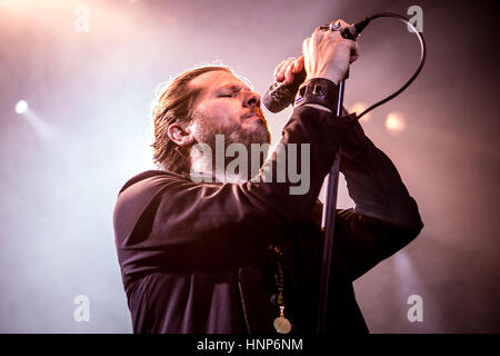 Milano, Italia. Xiv Feb, 2017. American rock band rivale esegue i figli vivono all'Alcatraz durante il tour per il loro ultimo album "Cave ossa" in Italia. Credito: Mairo Cinquetti/Pacific Press/Alamy Live News Foto Stock