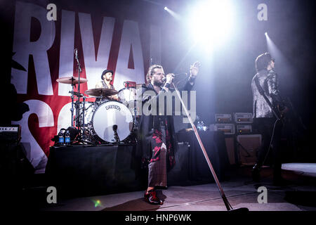 Milano, Italia. Xiv Feb, 2017. American rock band rivale esegue i figli vivono all'Alcatraz durante il tour per il loro ultimo album "Cave ossa" in Italia. Credito: Mairo Cinquetti/Pacific Press/Alamy Live News Foto Stock