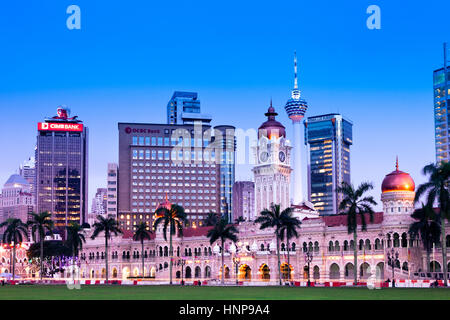 Kuala Lumpur, Malesia - 23 novembre: Palazzo Sultano Abdul Samad di notte il 23 novembre 2012, piazza Merdeka, Kuala Lumpur. Foto Stock