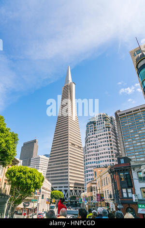 La scena del centro cittadino di San Francisco con un sacco di costruire il giorno per solo uso editoriale. -Sparare il 20/04/16. Foto Stock