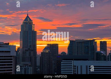 Bangkok skyline al tramonto, Thailandia Foto Stock