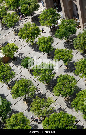 Vista aerea del Patio de los Naranjos (Orange Grove Patio) da La Giralda di Siviglia, Spagna Foto Stock